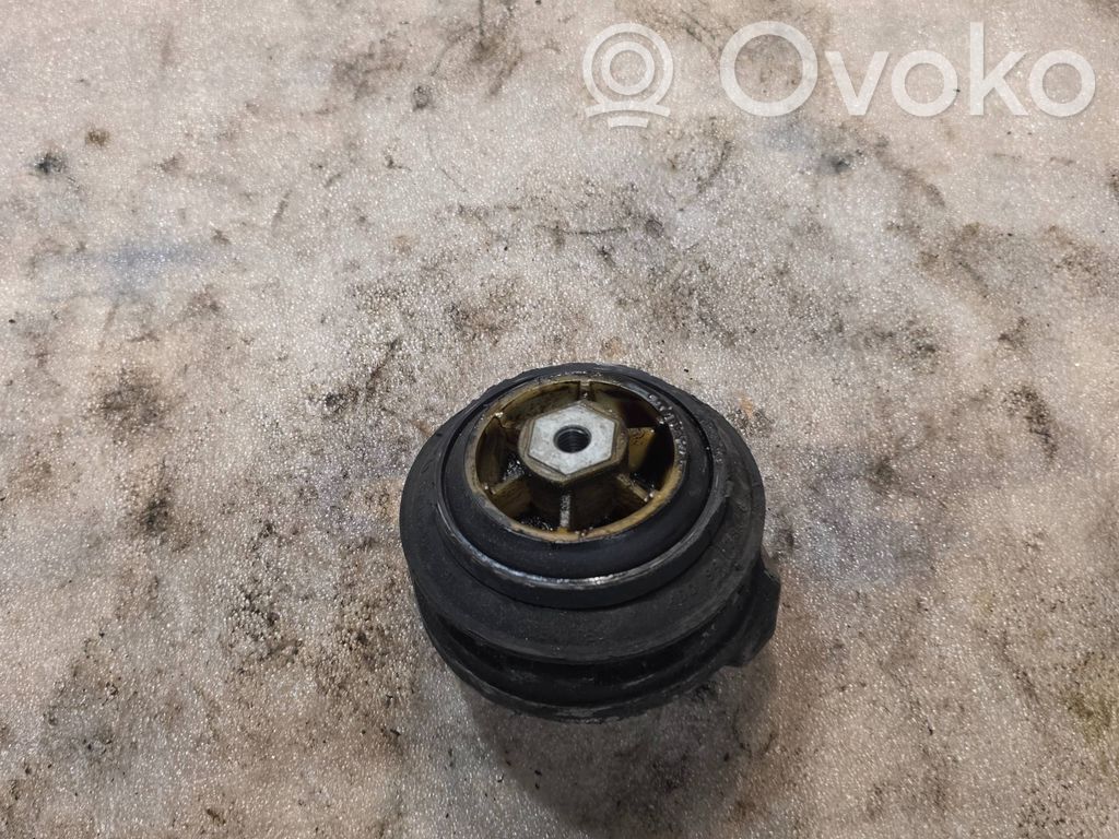 Audi A8 S8 D2 4D Engine mount bracket 