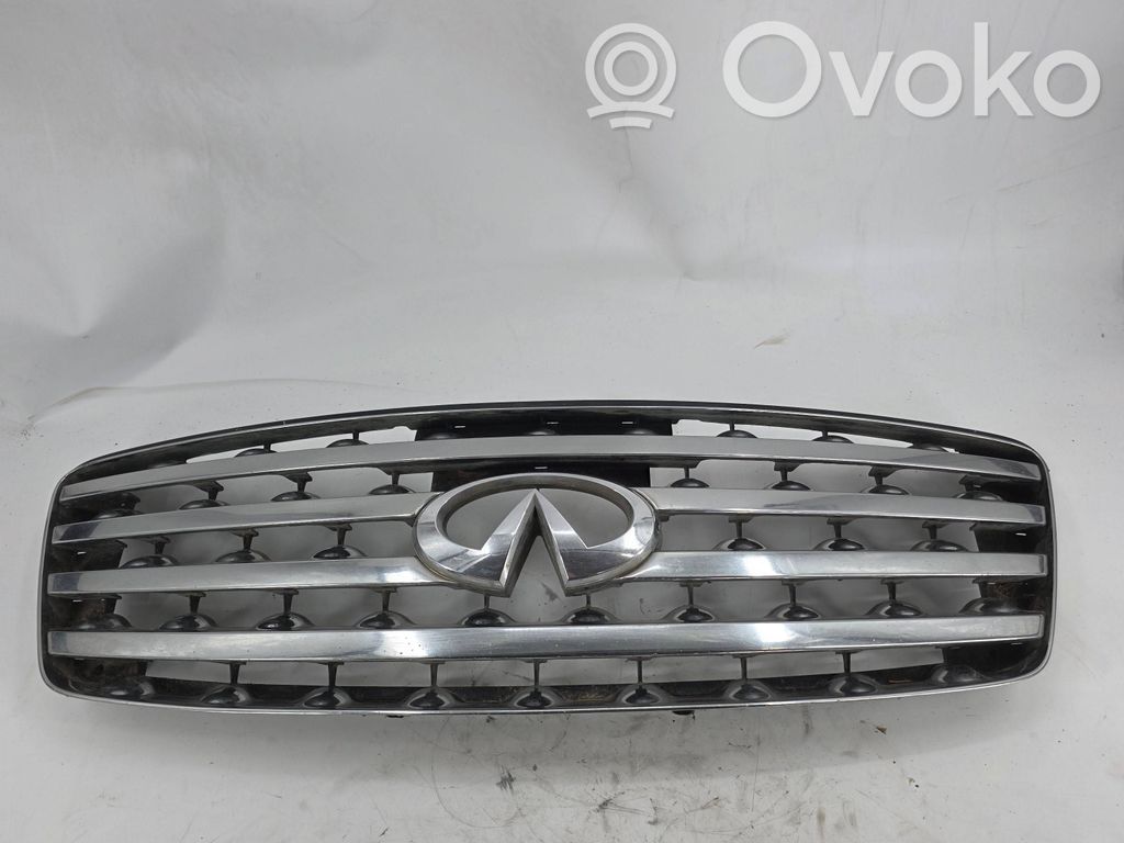 Infiniti FX Etupuskurin ylempi jäähdytinsäleikkö 