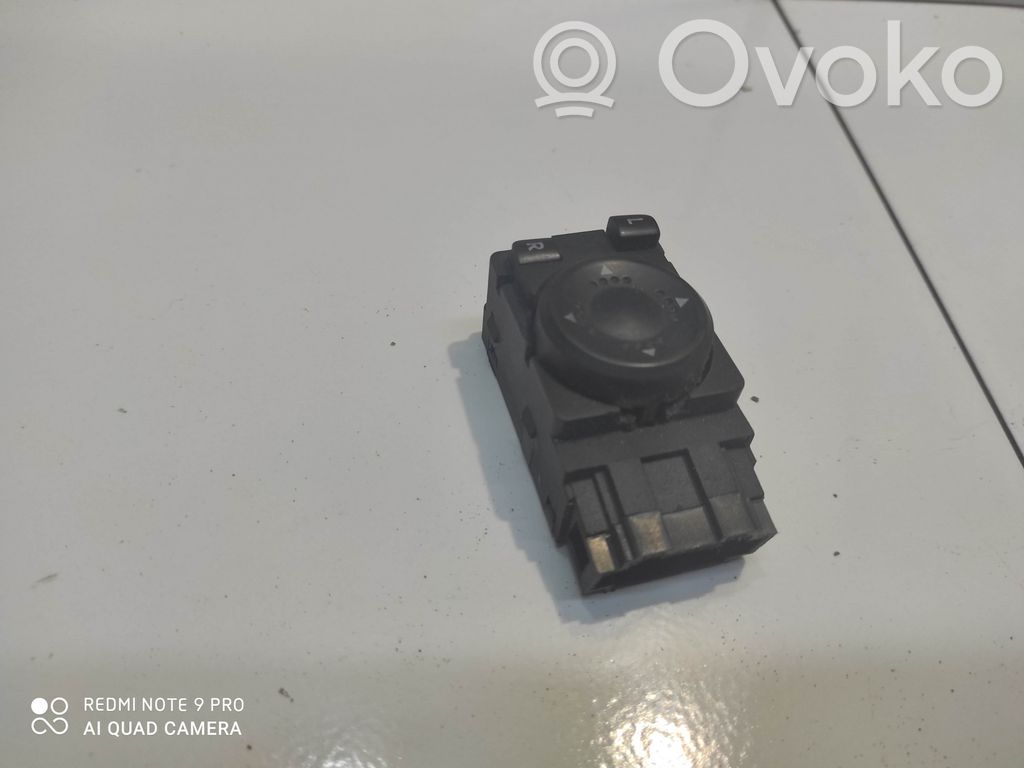 Volkswagen PASSAT B5 Wing mirror switch 