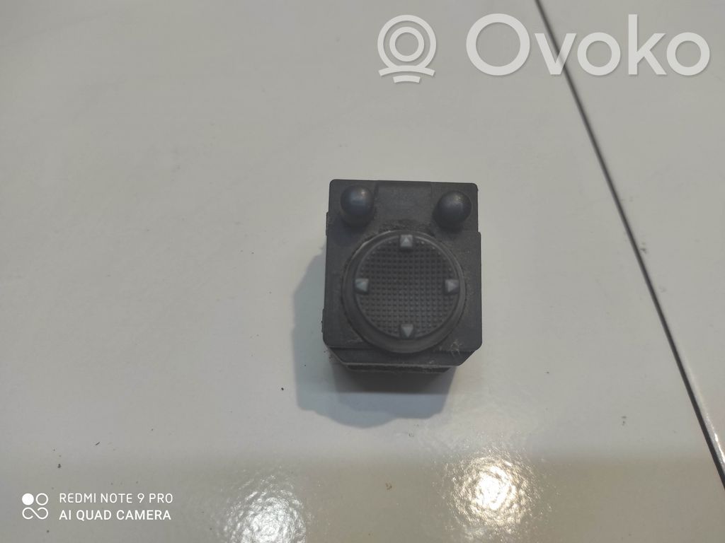 Volkswagen Golf III Wing mirror switch 