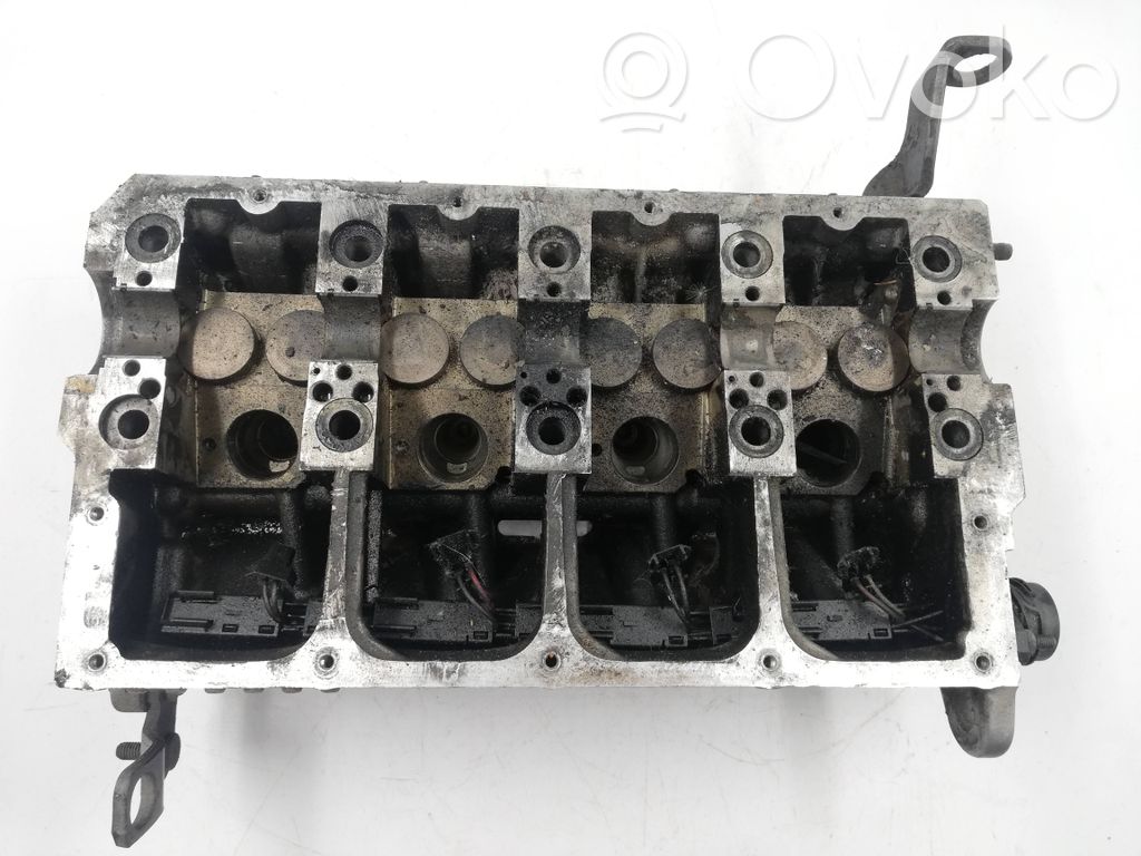 Volkswagen PASSAT B5 Engine head 