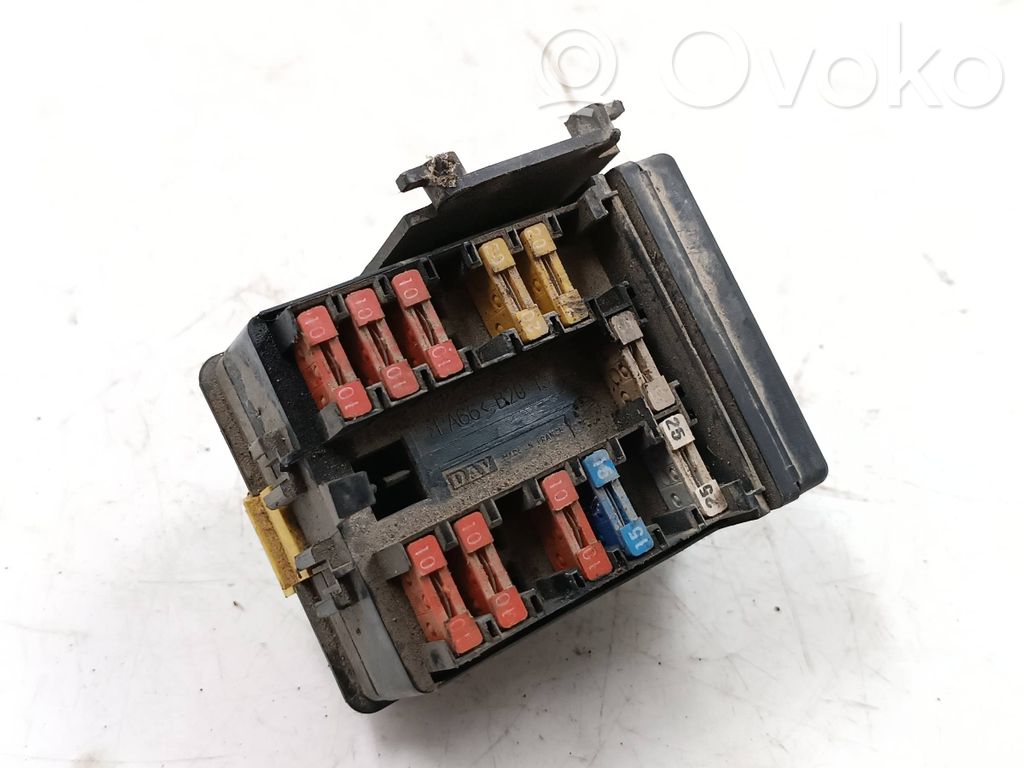 Peugeot 406 Juego de caja de fusibles 