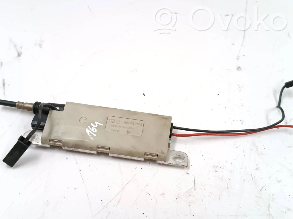 Audi A4 S4 B5 8D Pystyantennivahvistin 