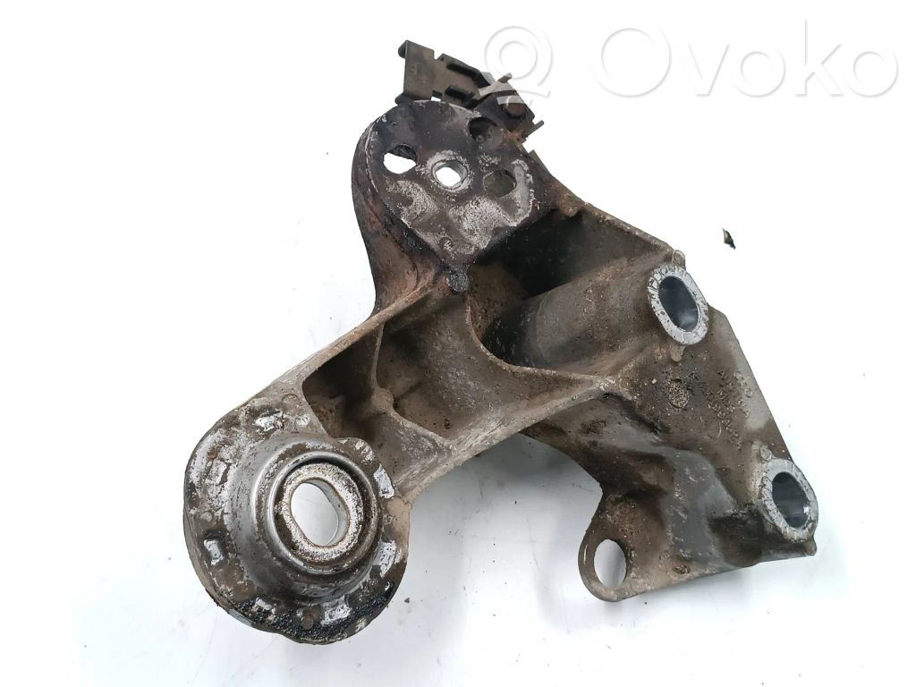 Engine mounting bracket   4B0199352A