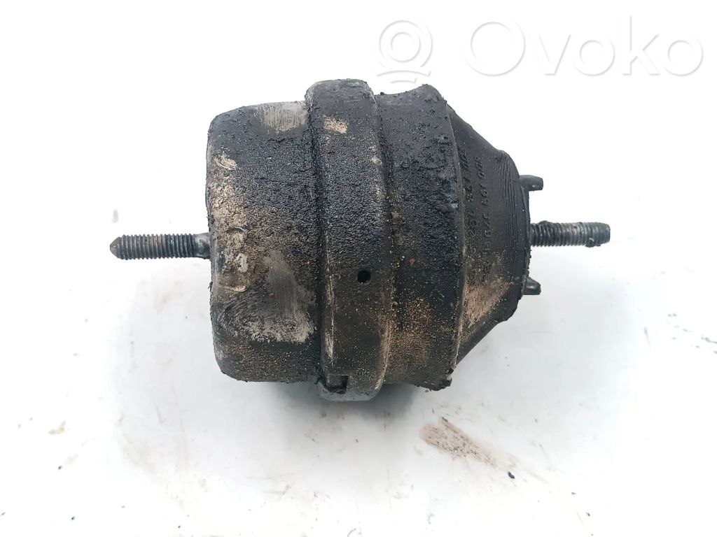 Engine mount bracket   8D0199379H,8D0199382,8D0199379AE,8D0199379AR,8D0199379AT,8D0199379K