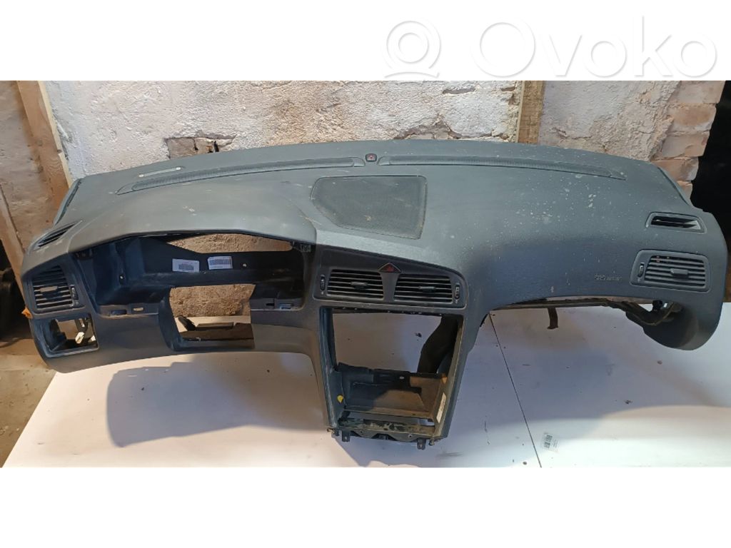 Volvo XC70 Kojelauta 