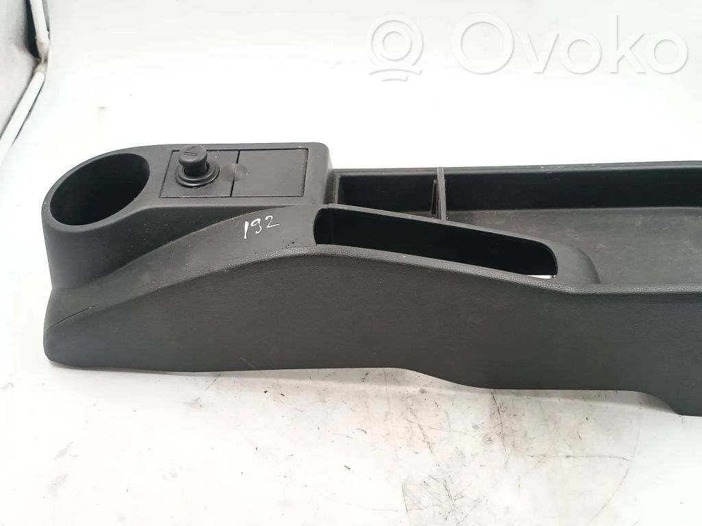 Mazda 2 Consola central 