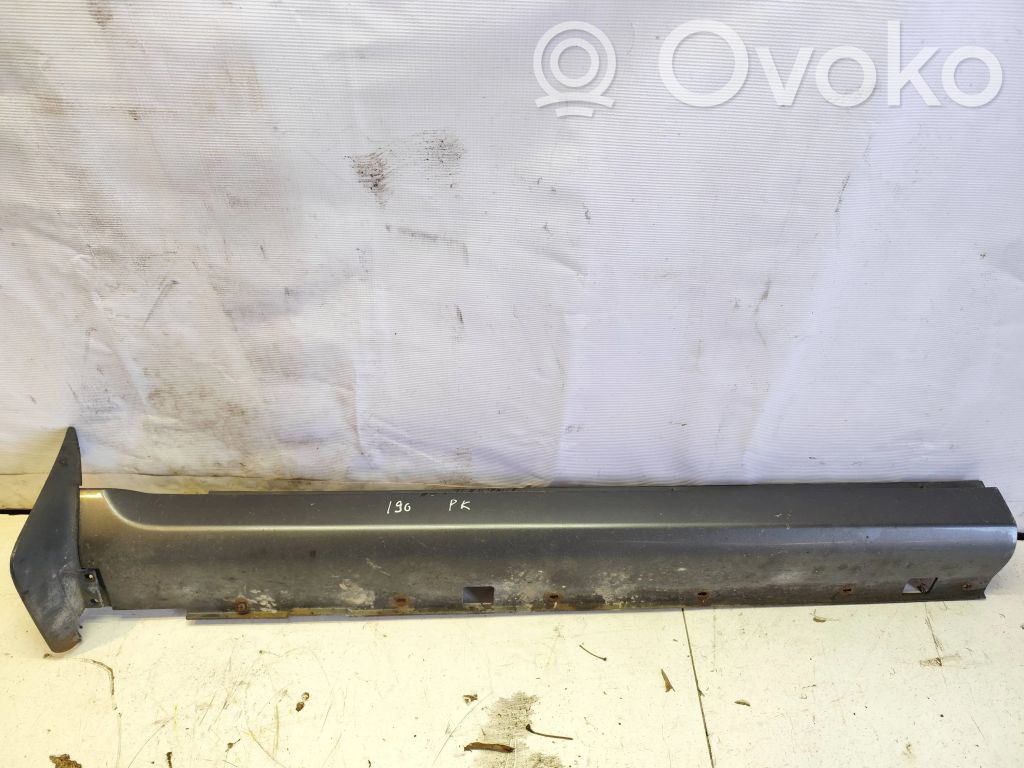 KIA Sorento Moldura del faldón delantero lateral 