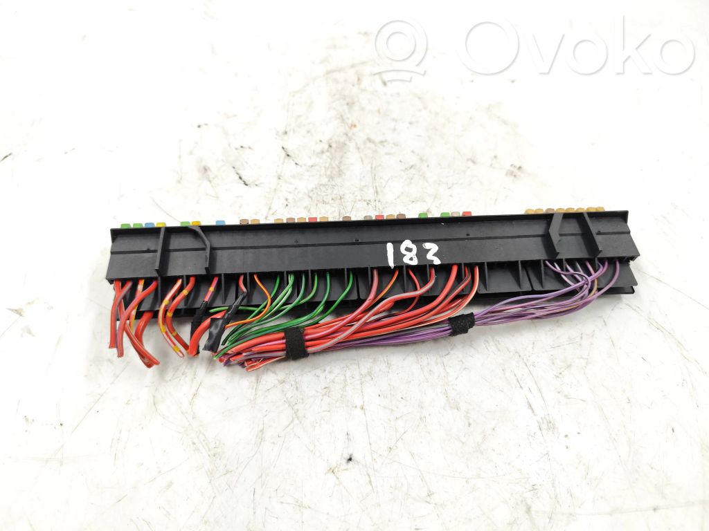 BMW 5 E39 Saugiklių blokas 