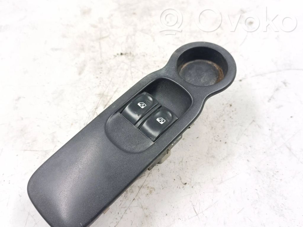 Renault Modus Electric window control switch 
