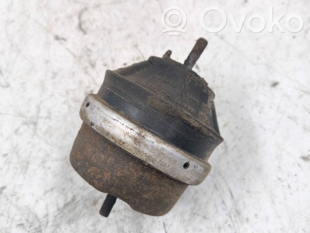 Audi A4 S4 B5 8D Variklio pagalvė 