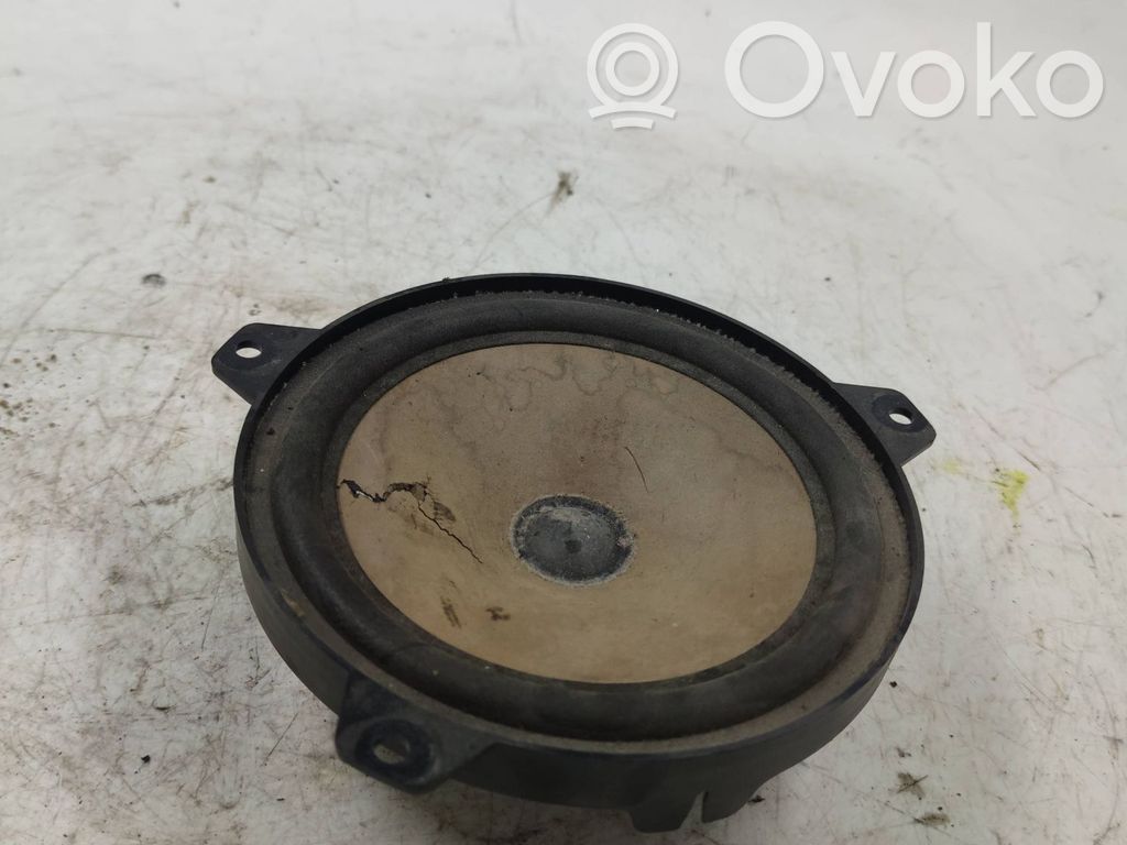 BMW 3 E46 Front door speaker 
