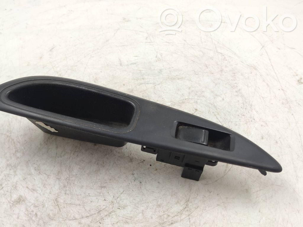 Nissan Primera Electric window control switch 