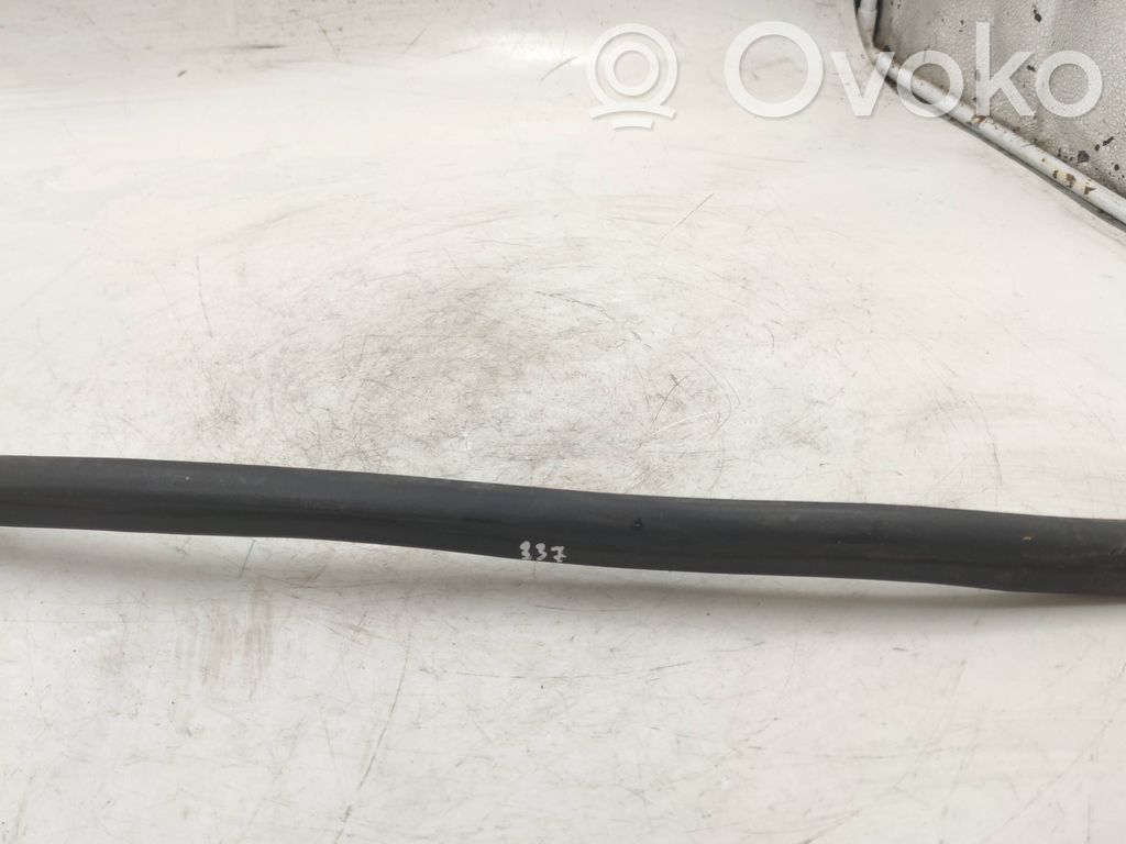 Engine compartment rubber   8215915