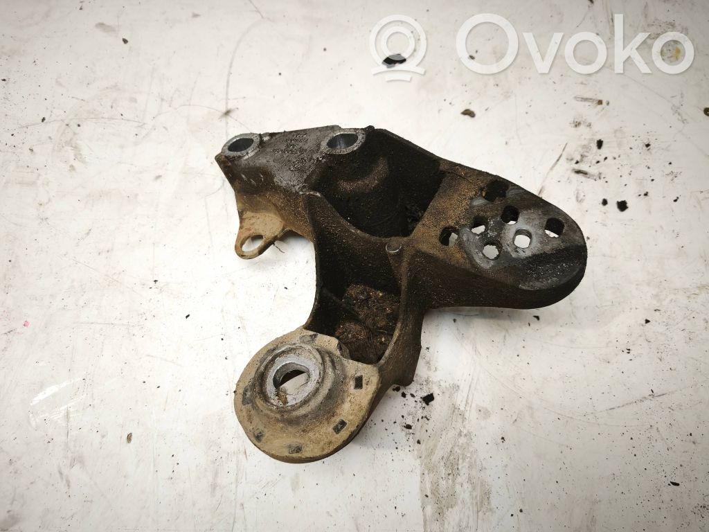 Engine mounting bracket   4B0199351B