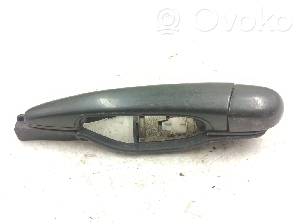 Manecilla externa puerta trasera   8216121