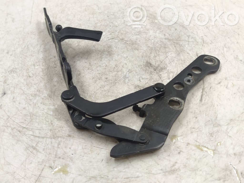 Engine bonnet/hood hinges   3411447