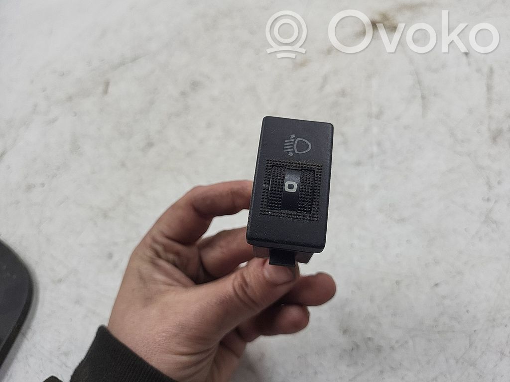 Headlight level height control switch   8D0941301