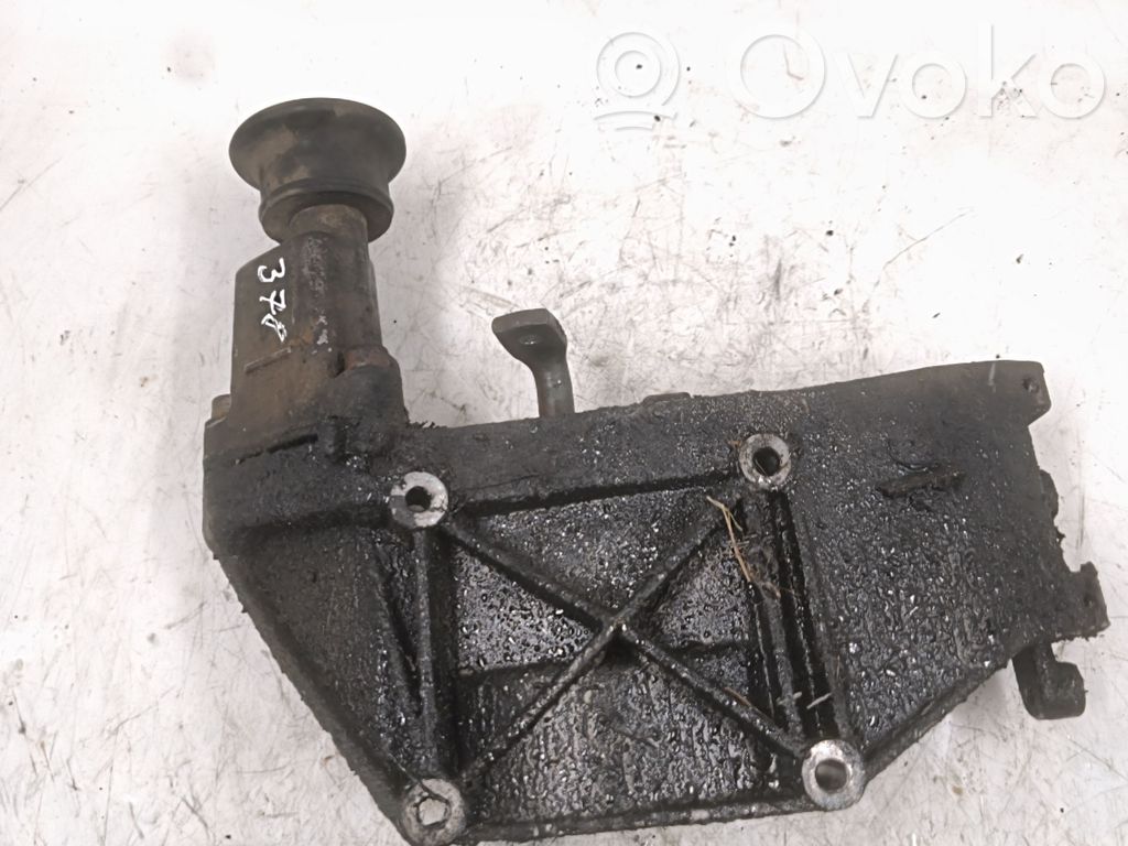 Audi A6 S6 C4 4A Engine mount bracket 