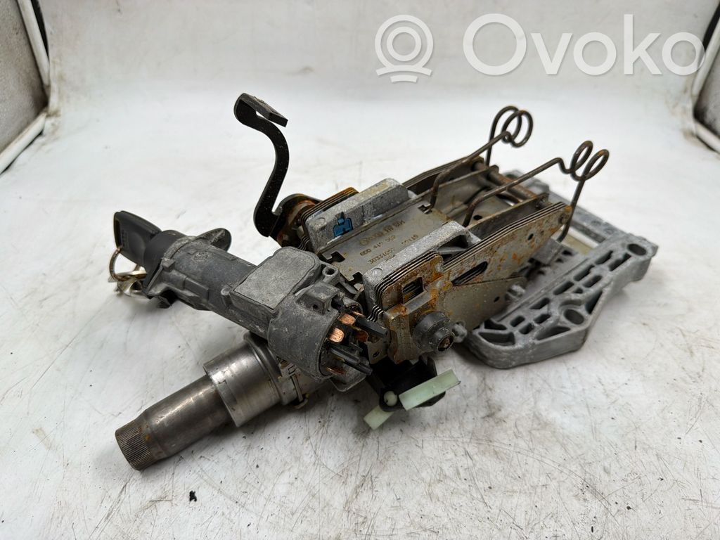 Audi A4 S4 B5 8D Vairo rato ašis 