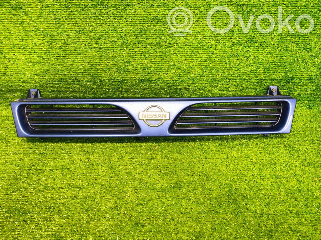 Nissan Sunny Maskownica / Grill / Atrapa górna chłodnicy 