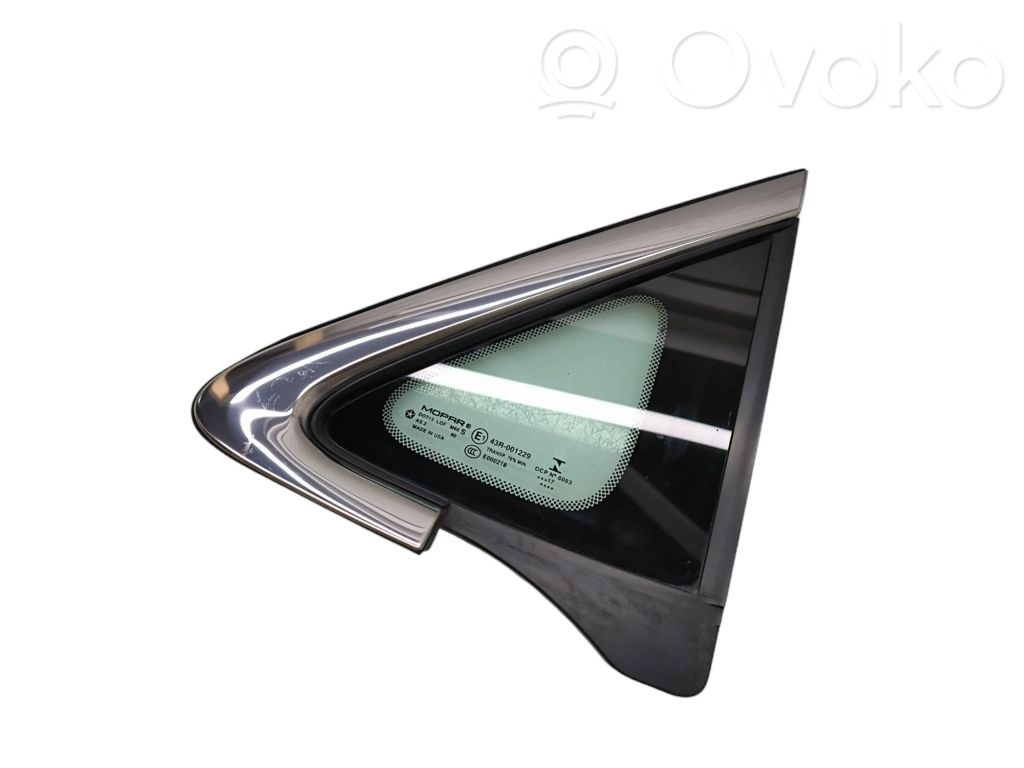 Chrysler Pacifica Front triangle window/glass 