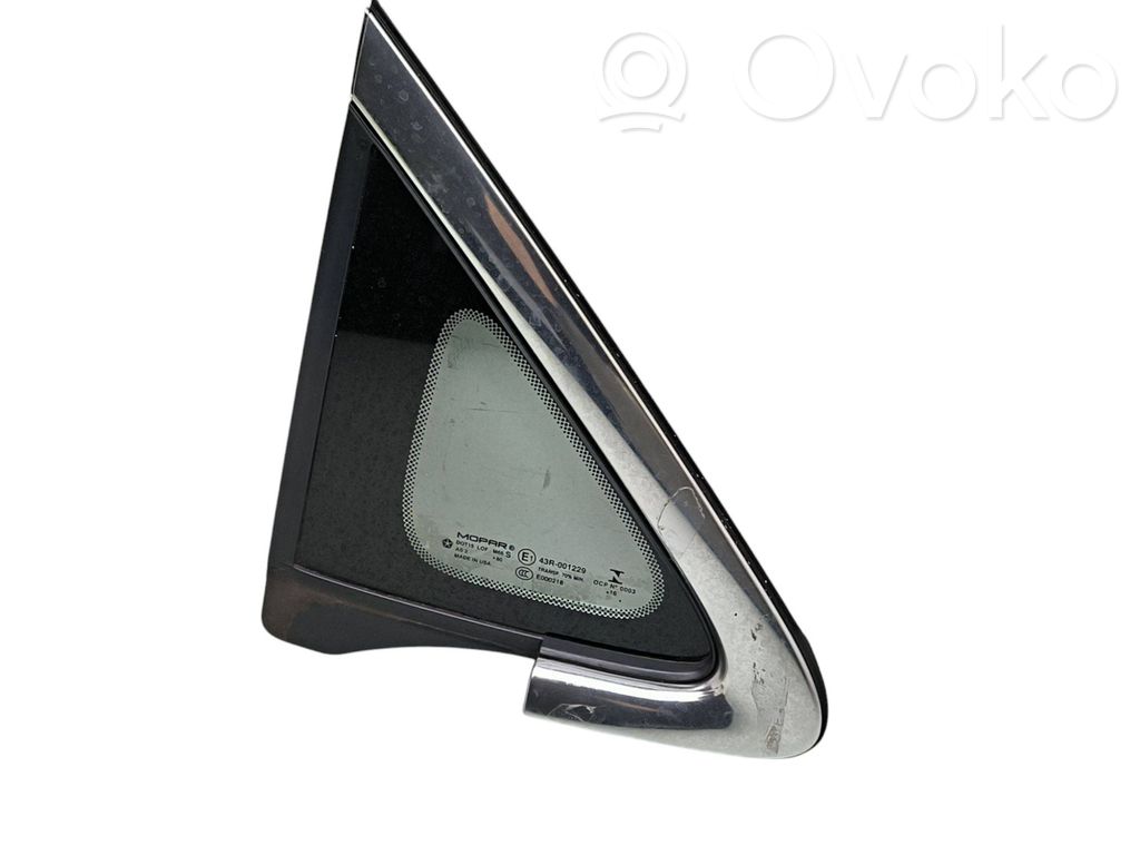 Chrysler Pacifica Front triangle window/glass 