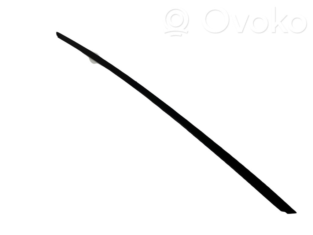 Windshield trim   LB5BS025A53