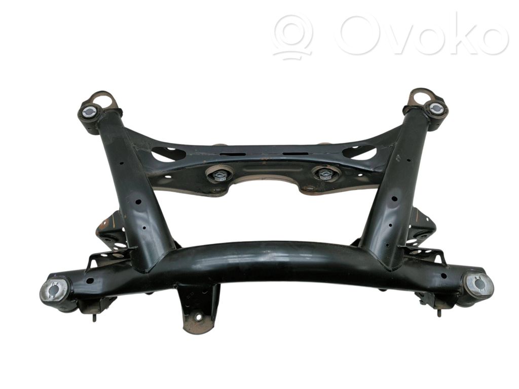Volvo XC40 Galinis traversas 