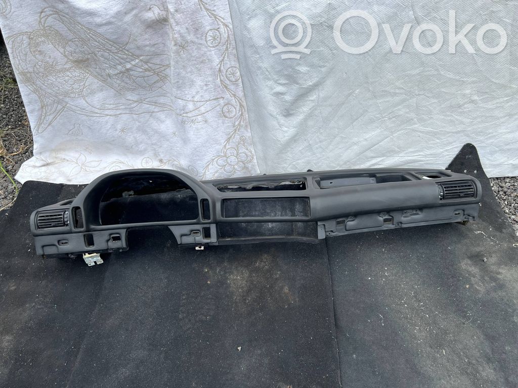 BMW 7 E32 Dashboard 