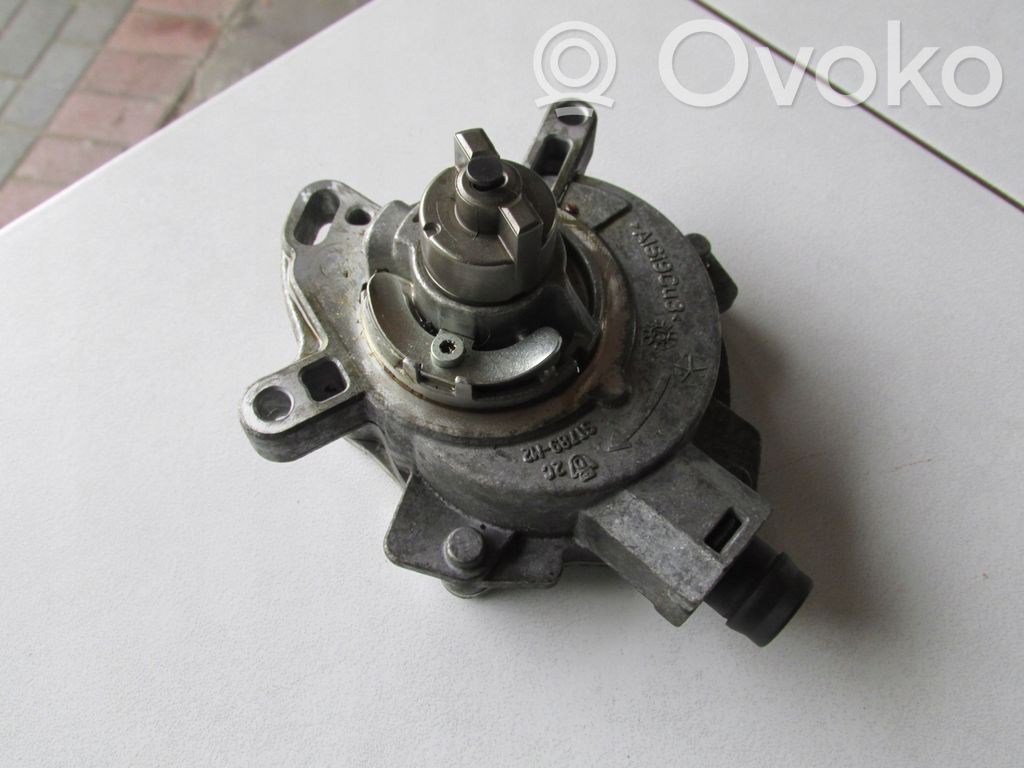 Ford Focus Vacuum pump 