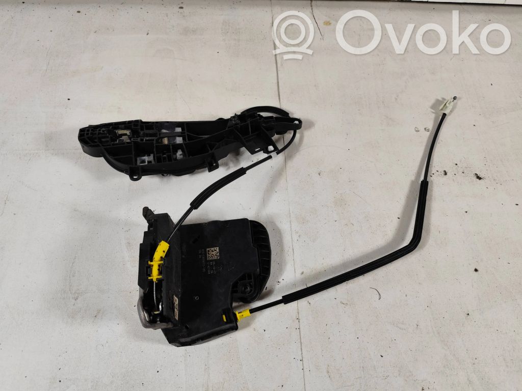Opel Astra K Front door lock 