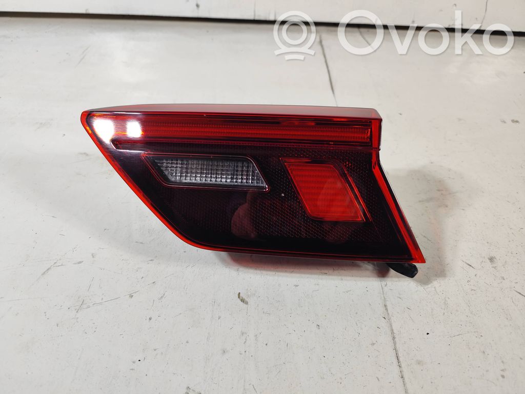Volkswagen Tiguan Lampy tylnej klapy bagażnika 