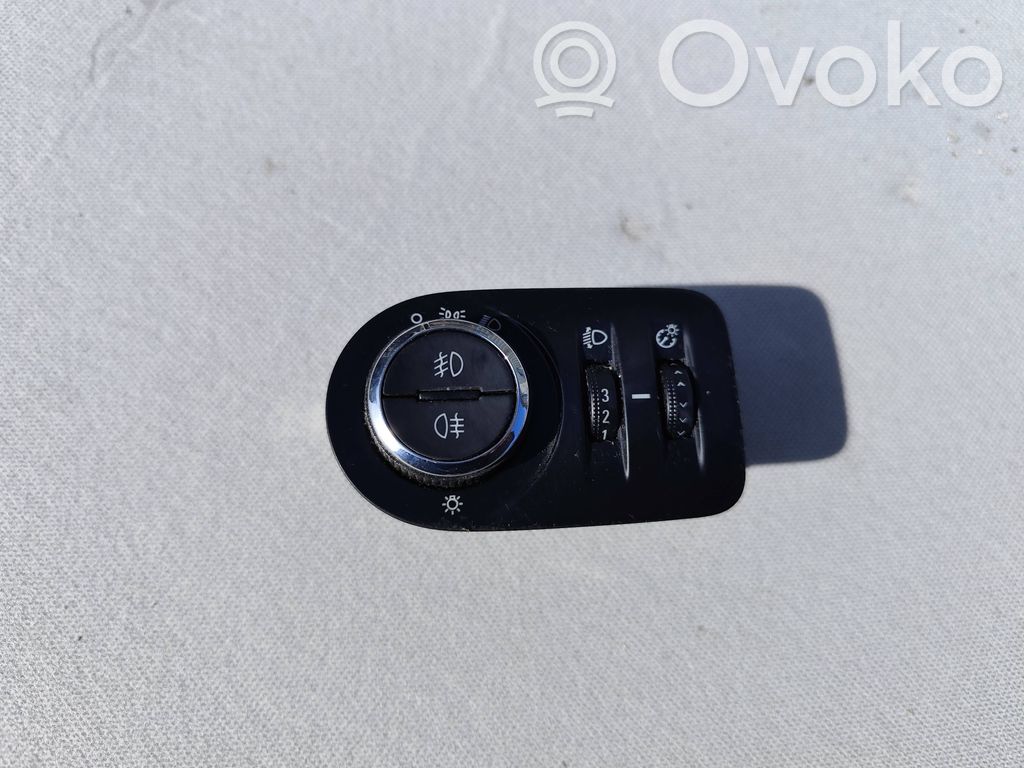 Opel Zafira C Light switch 