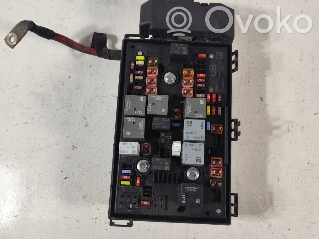 Opel Zafira C Módulo de fusible 