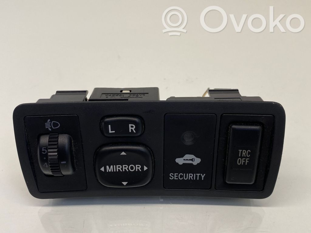 Toyota Corolla Verso AR10 Wing mirror switch 