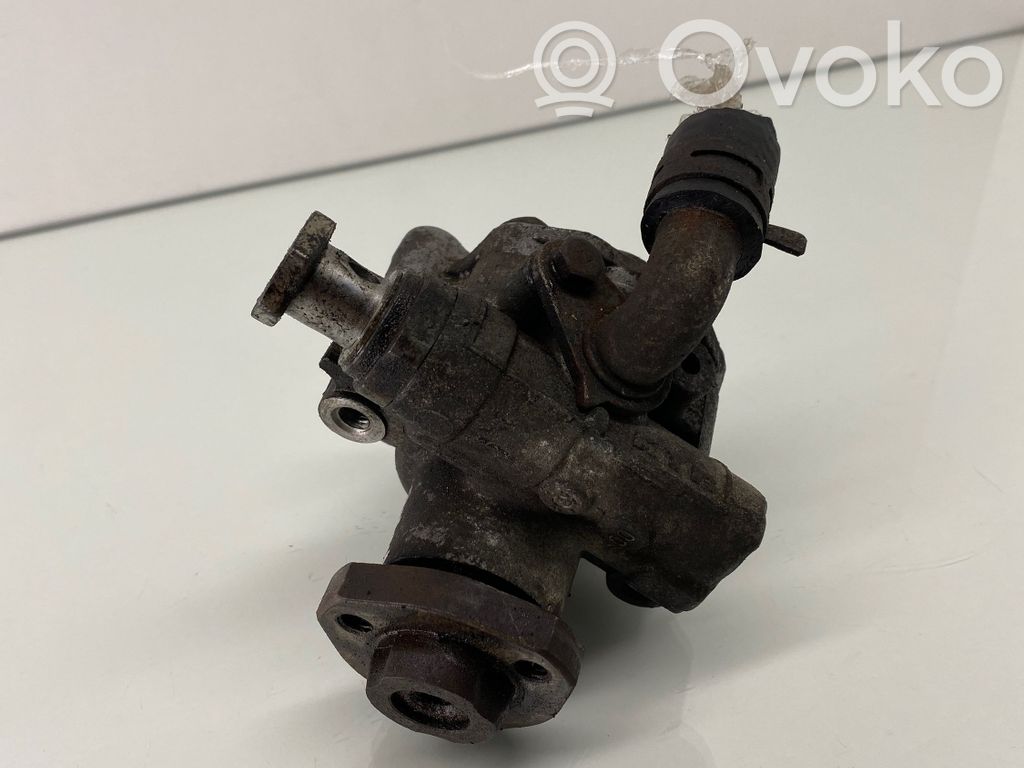 Volkswagen Golf IV Power steering pump 