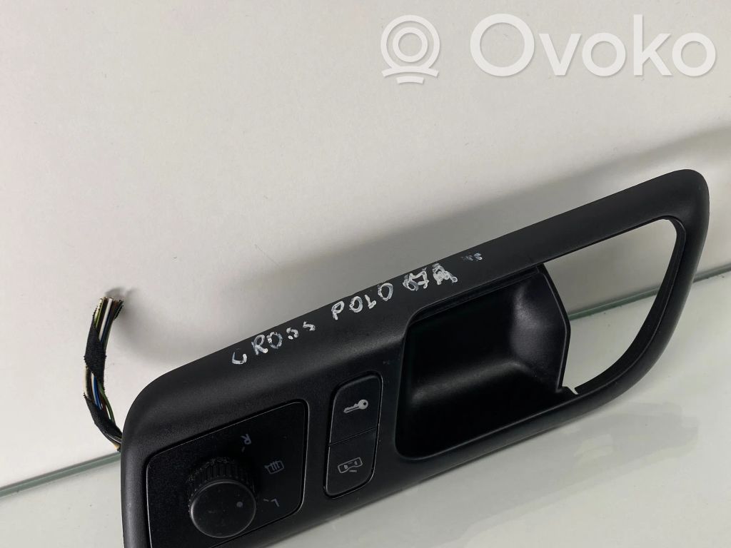 Volkswagen Polo IV 9N3 Front door interior handle 