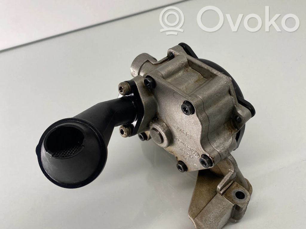 Volkswagen Golf V Pompa olejowa 