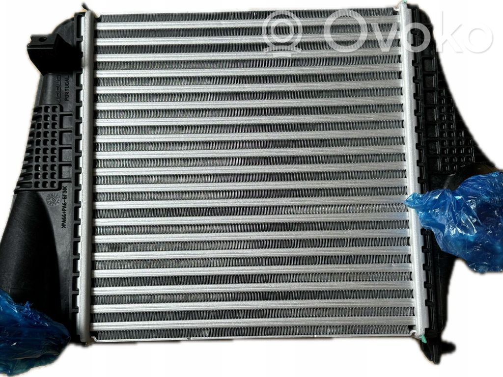 Audi Q7 4M Intercooler radiator 