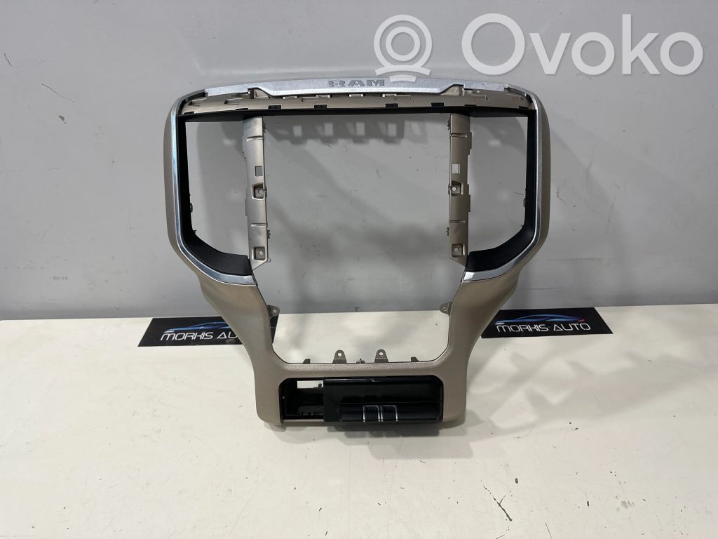 Dodge RAM Revestimiento central del tablero 