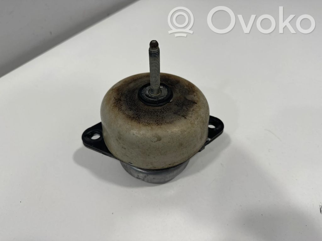 Engine mount bracket   FR3C6038FA