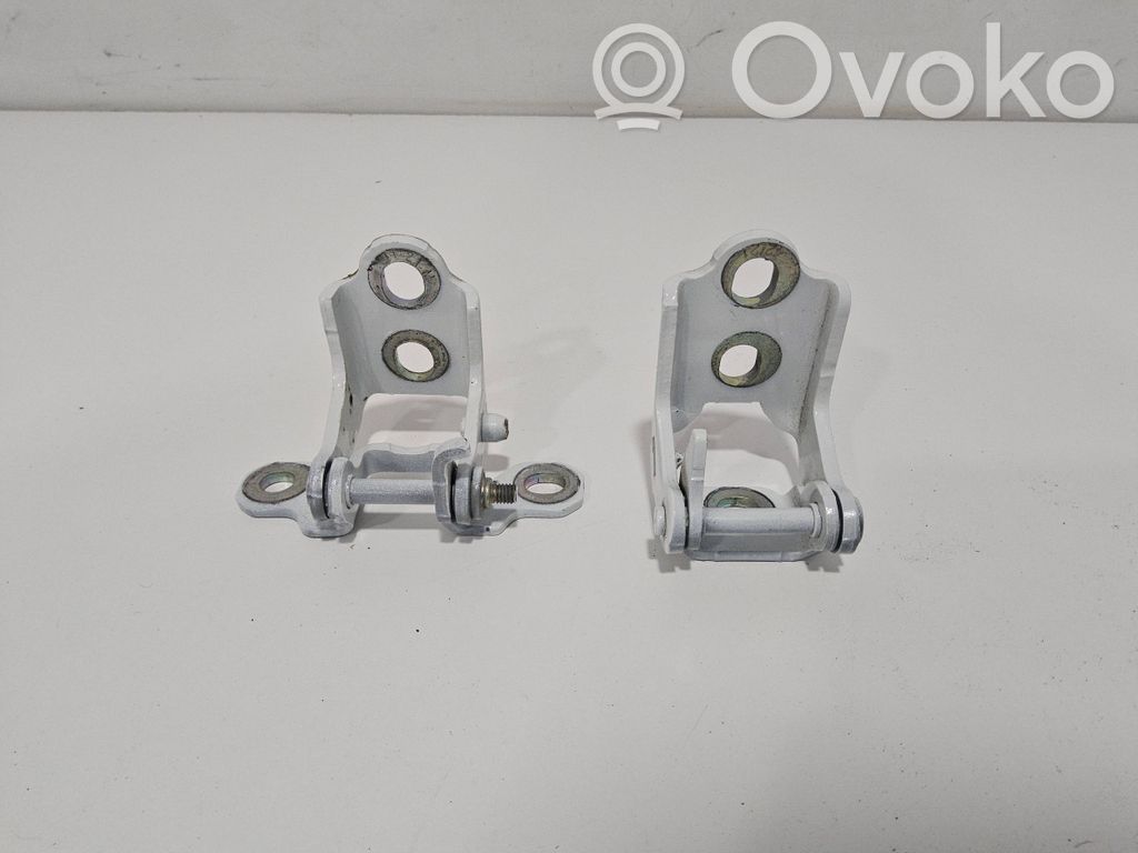 Zawiasy drzwi tylnych / Komplet   ES715057R,ES715057,ES716990R,ES716990