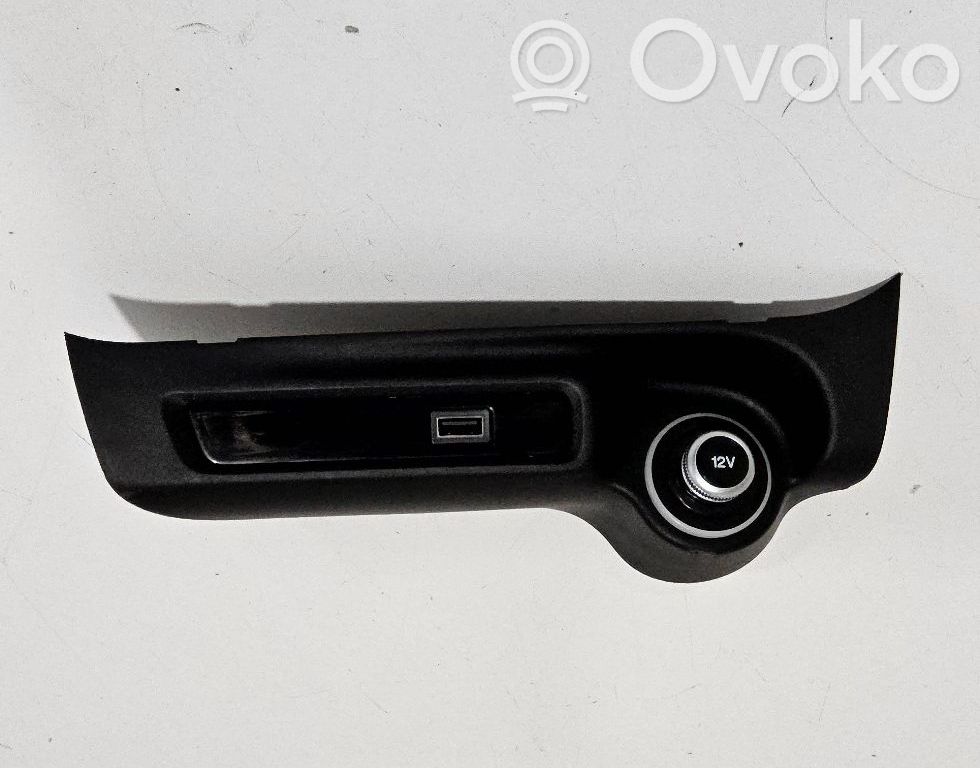 Alfa Romeo Giulia Connettore plug in USB 