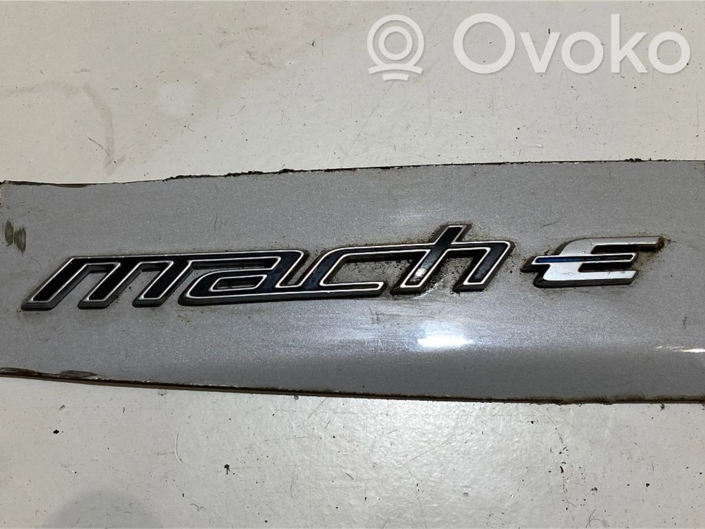 Insignia/letras de modelo de fabricante