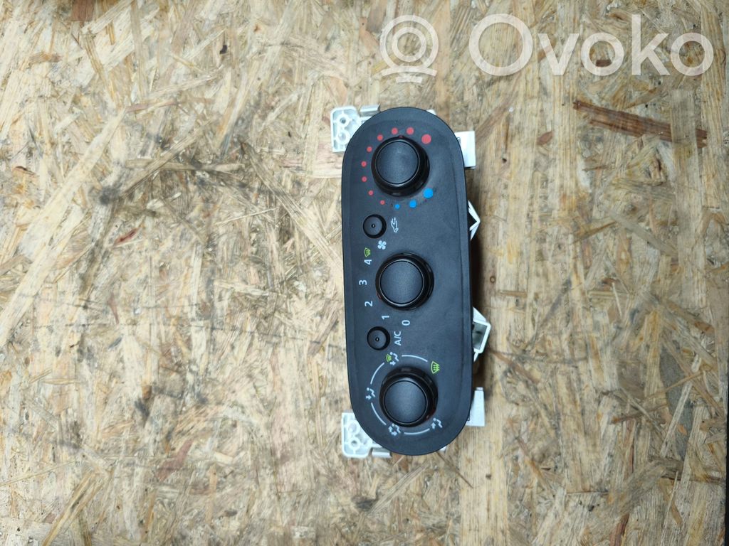 Opel Vivaro Climate control unit 