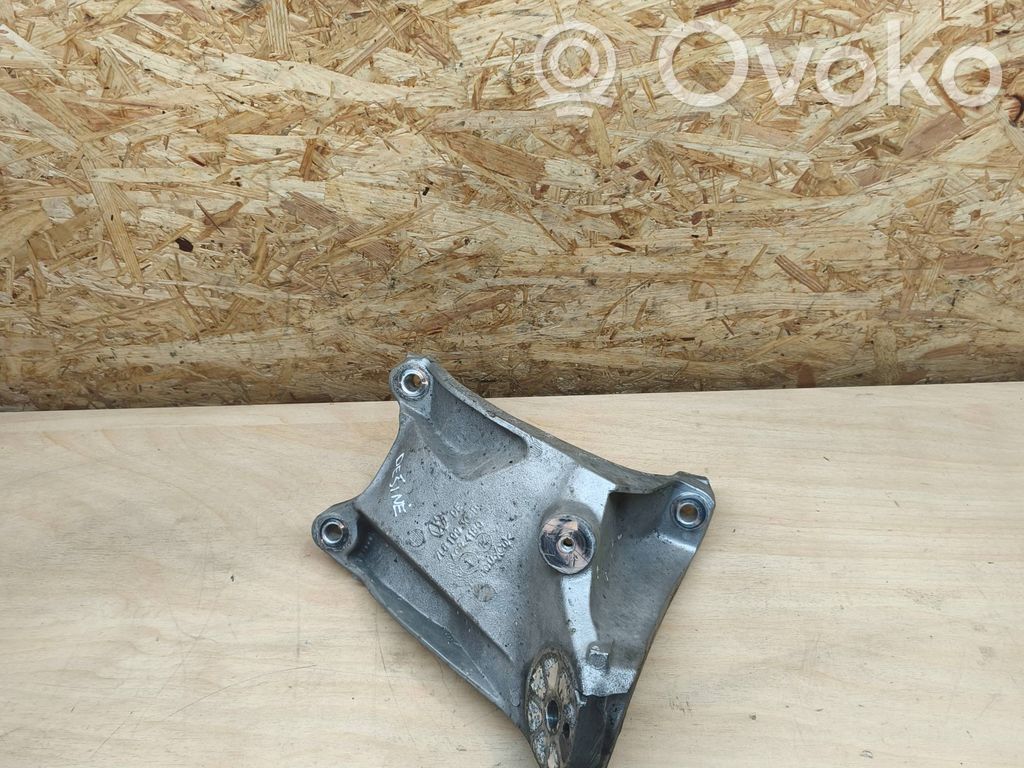 Porsche Cayenne (92A) Engine mounting bracket 