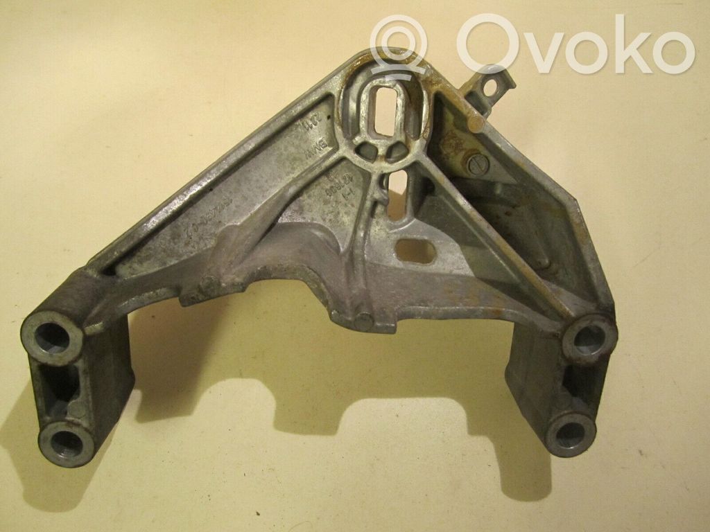 Engine mounting bracket   1514490