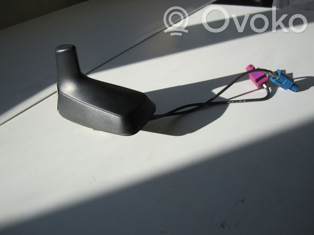 Audi A6 S6 C5 4B Abdeckung GPS Dachantenne 