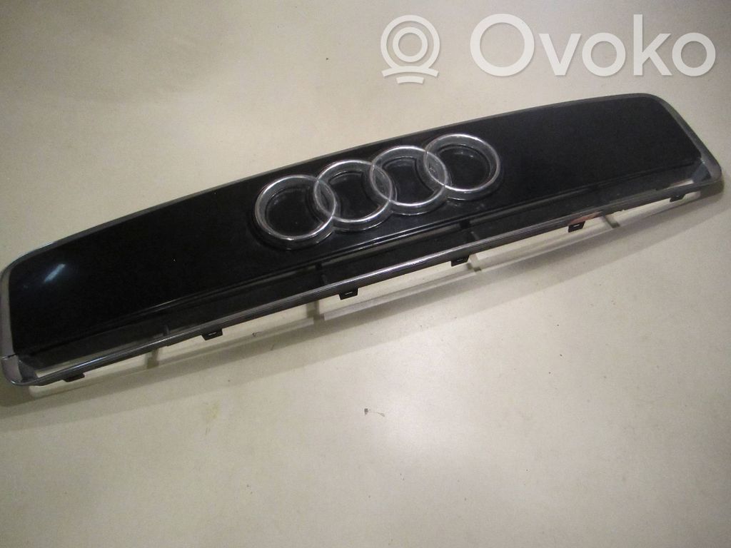 Audi A2 Front bumper upper radiator grill 